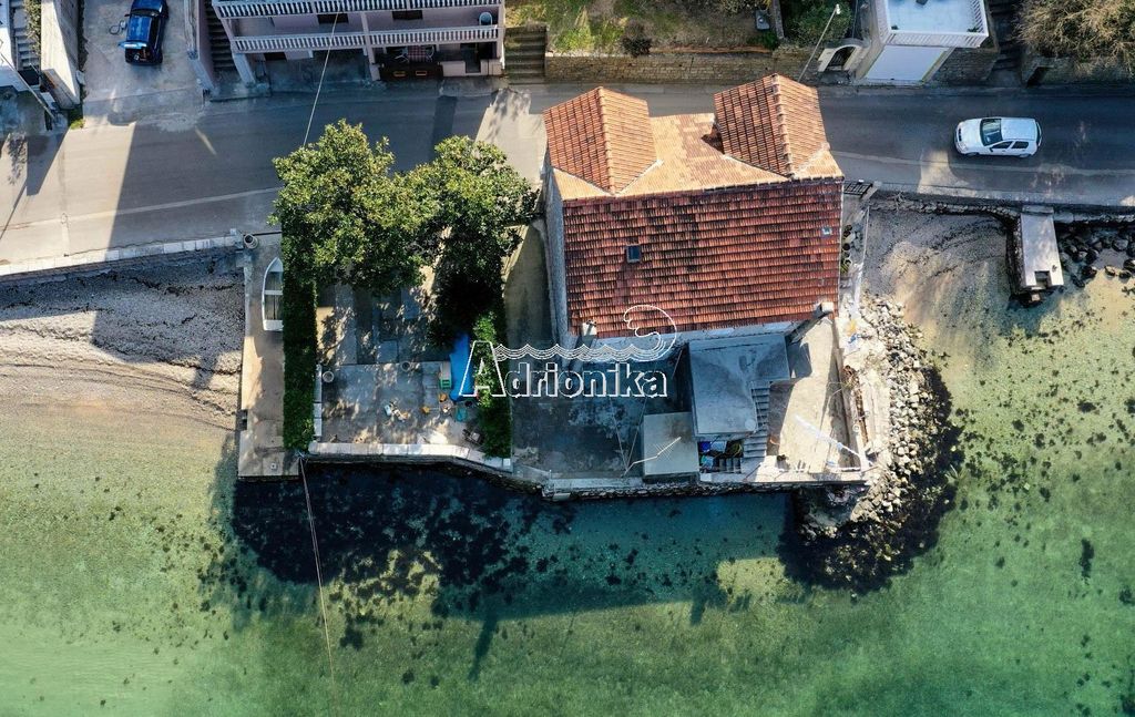 Престижный Особняк 130 м2 в продажа Котор, Kotor