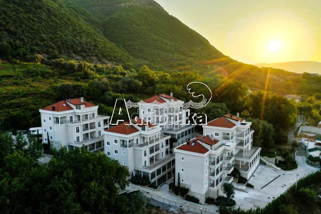Престижная квартрира в продажа Херцег-Нови, Herceg Novi