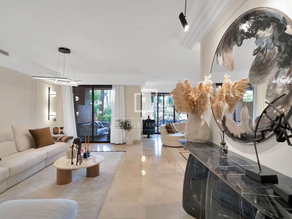 Престижная квартира 162 м2 в продажа Puerto Banús, Андалусия