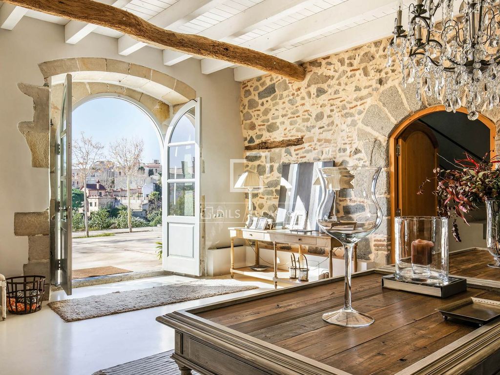 Вилла в продажа Tiana, Каталония