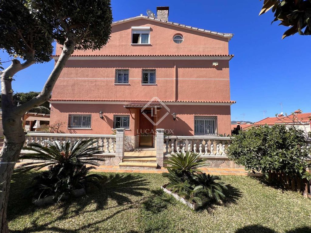 4 room luxury Villa for sale in Mataró, Spain 128655871