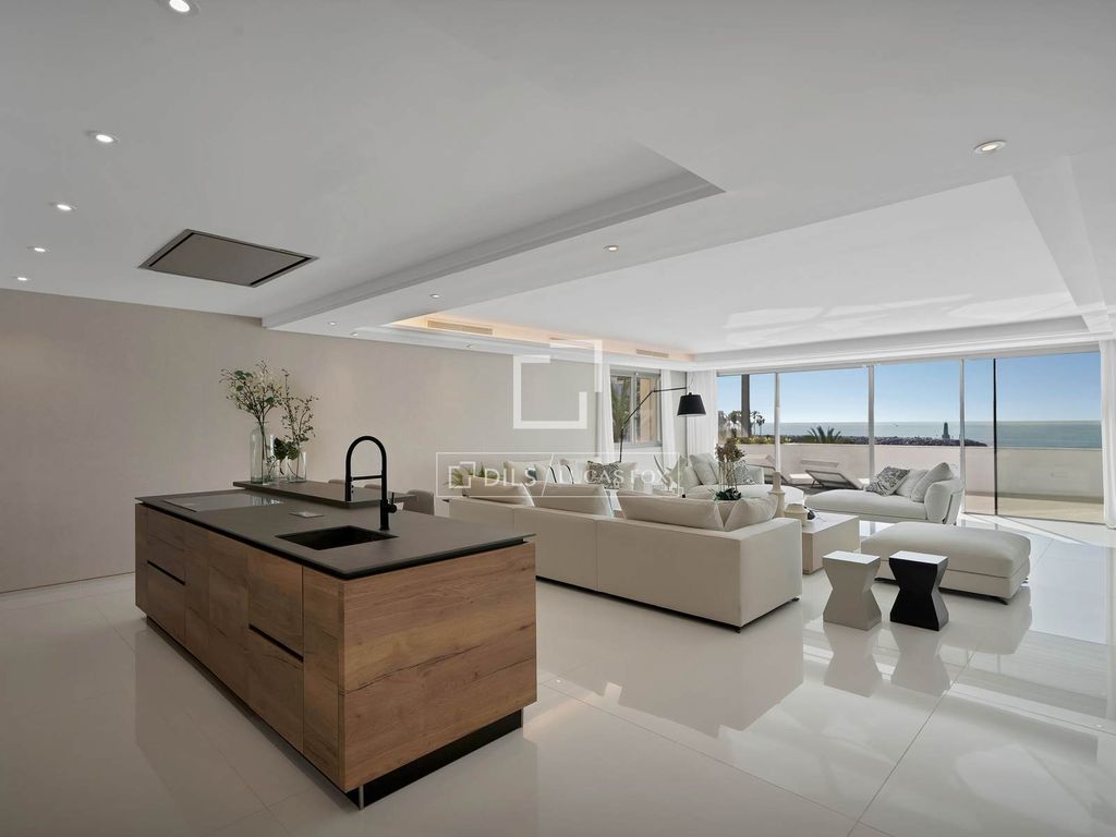 Элитная квартира 257 м2 в продажа Puerto Banús, Андалусия