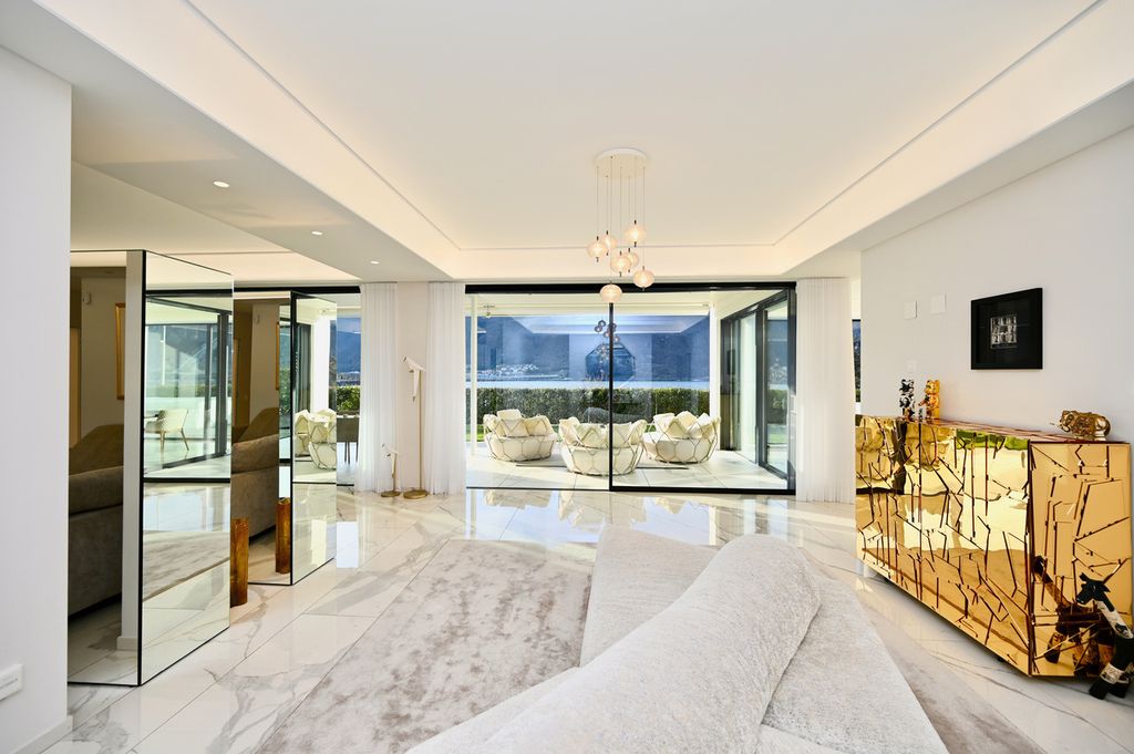 Luxury Apartment for rent in Bissone, Lugano, Canton Ticino 128584168