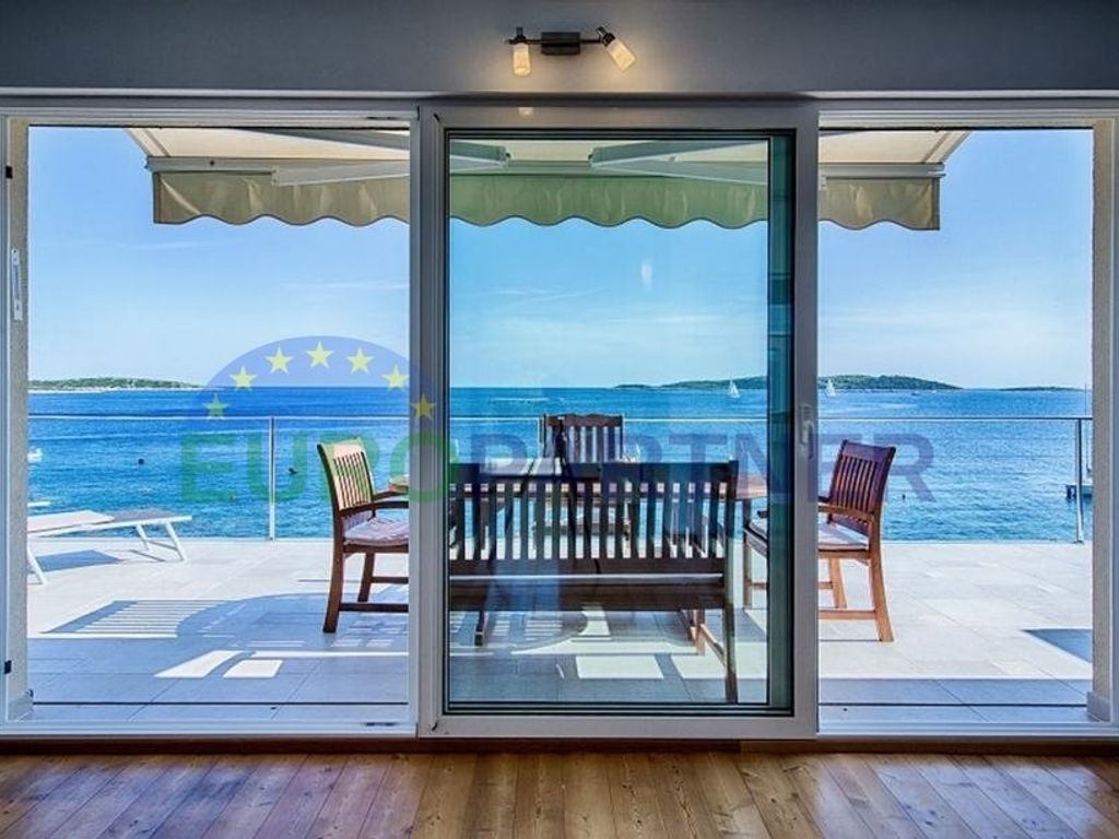 Лос анджелес малибу вилла. Мир другими глазами. Поза левитации. Seafront. Поход в горы.