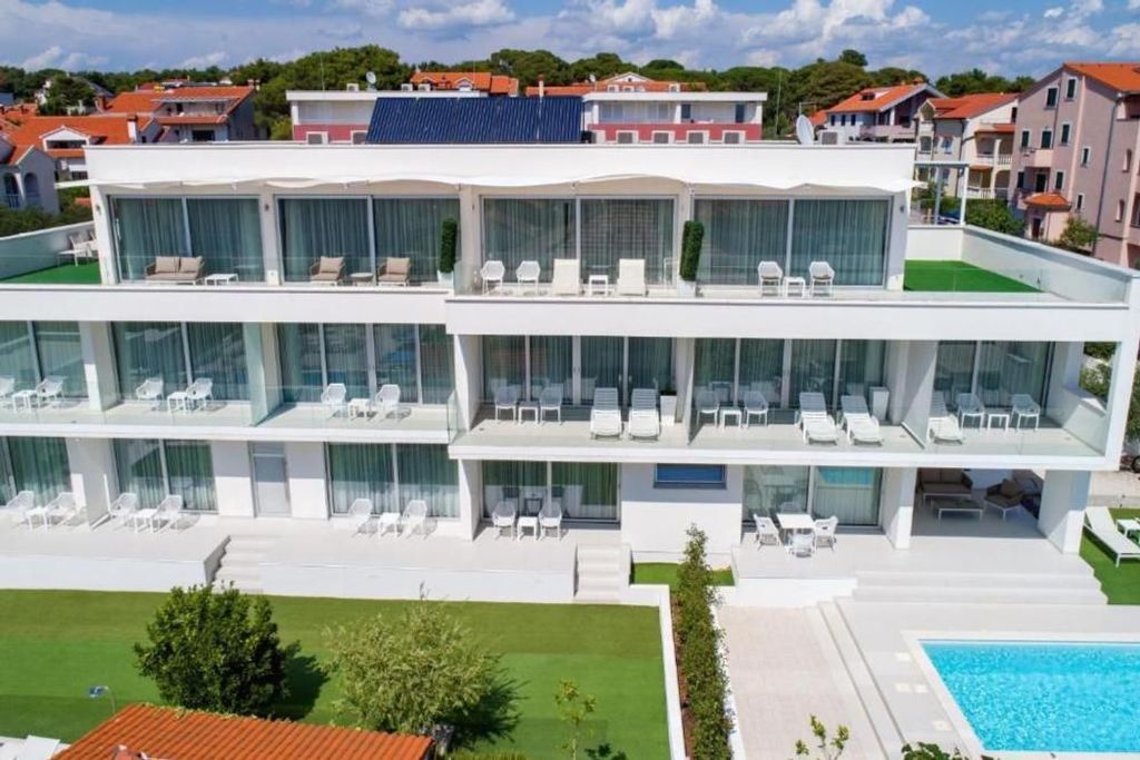 Престижный Отель 1299 м2 в продажа Задар, Zadar