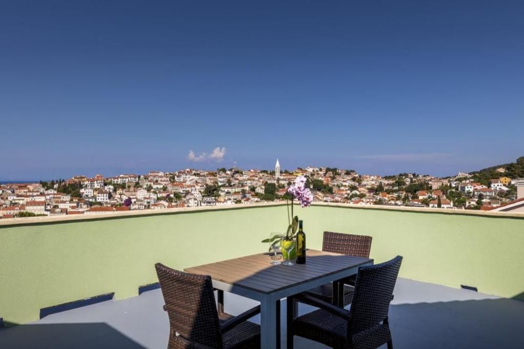 Luxury Hotel for sale in Mali Lošinj, Croatia 127921484