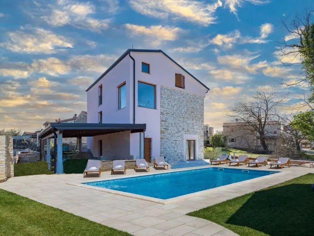 4 bedroom luxury Villa for sale in Umag, Croatia 124259685