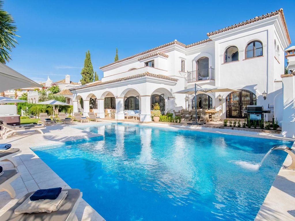 5 room luxury Villa for rent in Marbella Del Este, Spain 115226825