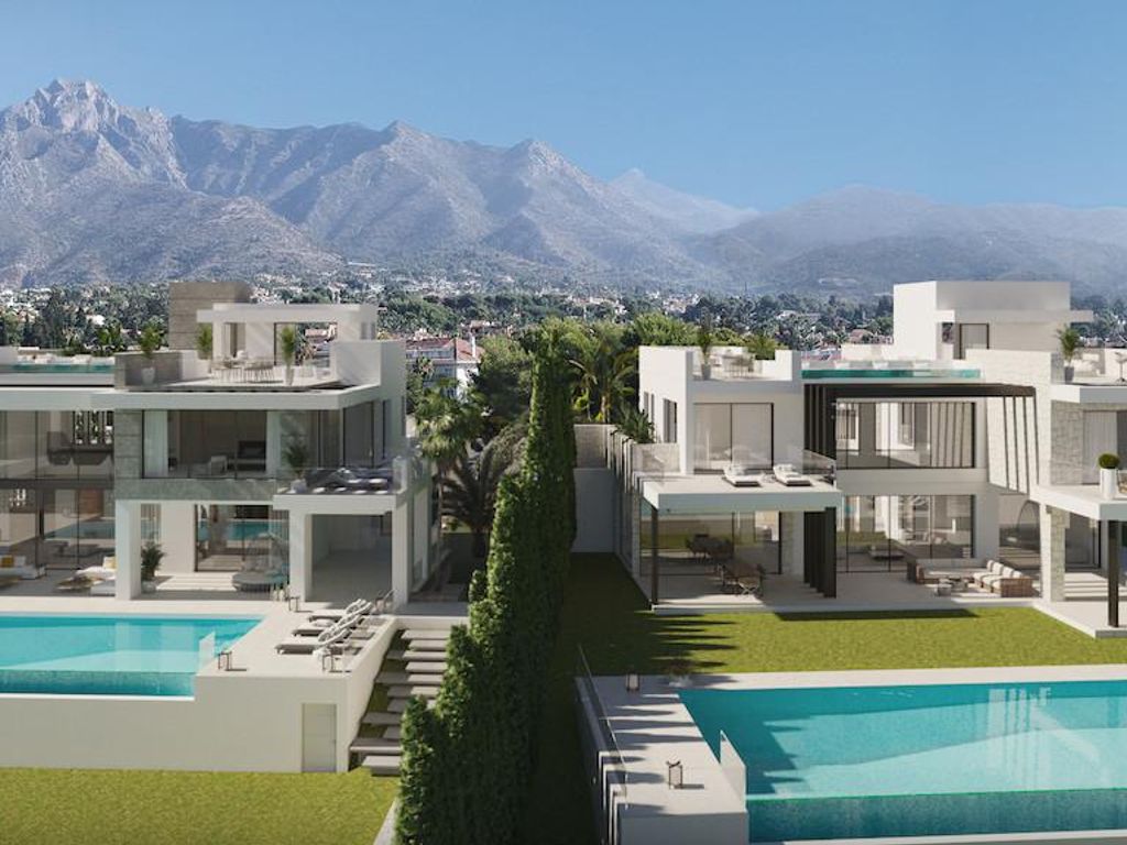7 room luxury Villa for sale in The Golden Mile, Marbella, Andalusia