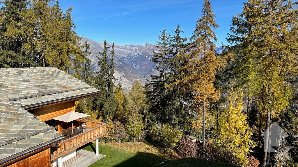 5 room luxury chalet for sale in La Tzoumaz, Martigny District, Valais