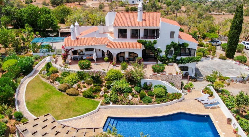 4 bedroom luxury Villa for sale in Lagoa, Portugal 127754401