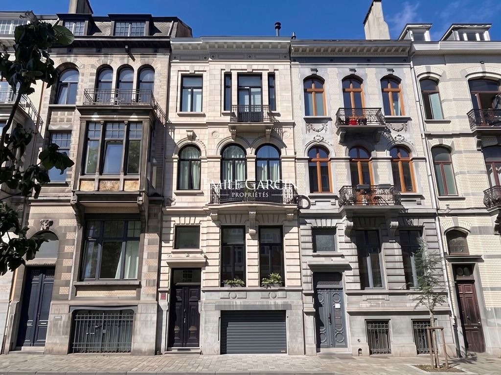 Роскошный дом 364 м2 в продажа Ixelles, Бельгия