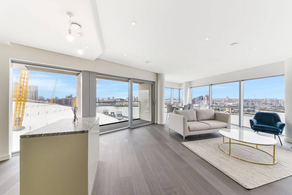 Luxury Flat for sale in No 1 Upper Riverside, Greenwich Peninsula