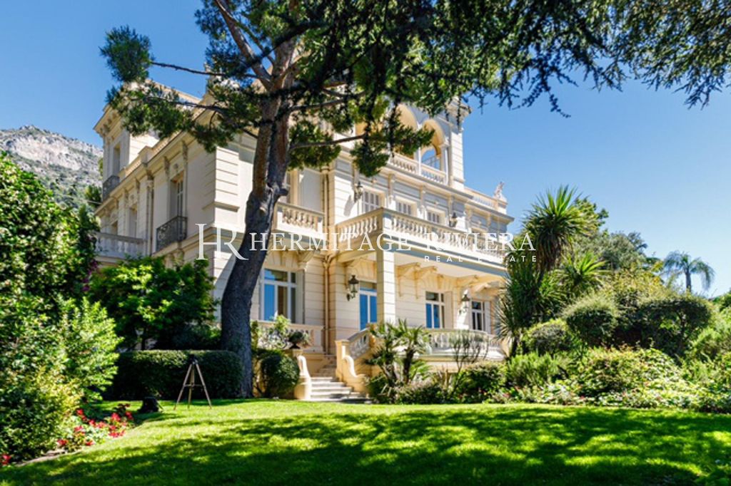 LuxusApartment mit 6 Zimmern zu verkaufen in Capd'Ail, ProvenceAlpes