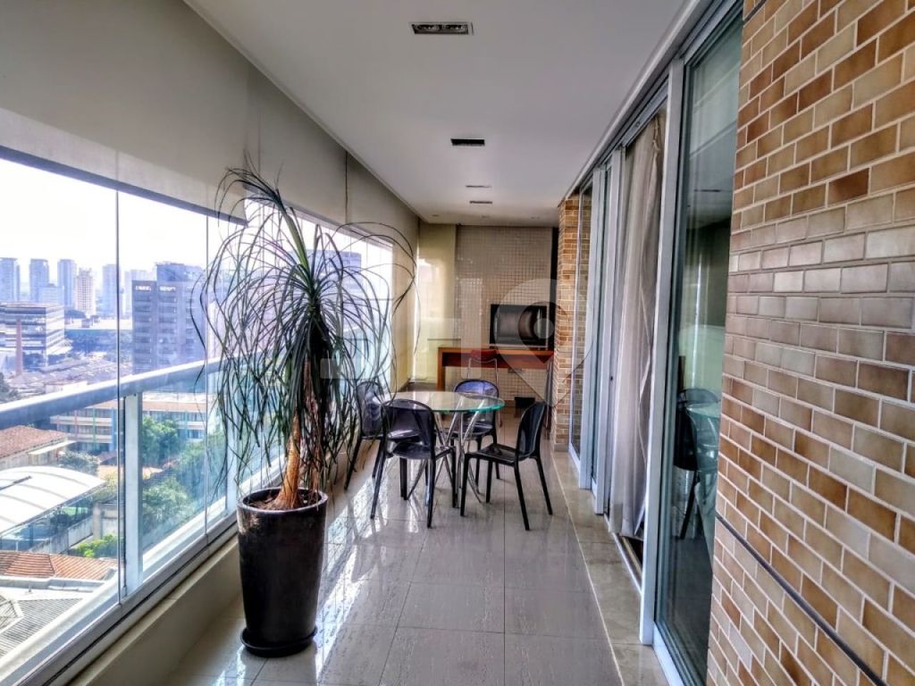 À venda Apartamento de alto padrão de 240 m2, São Paulo, Estado de São Paulo