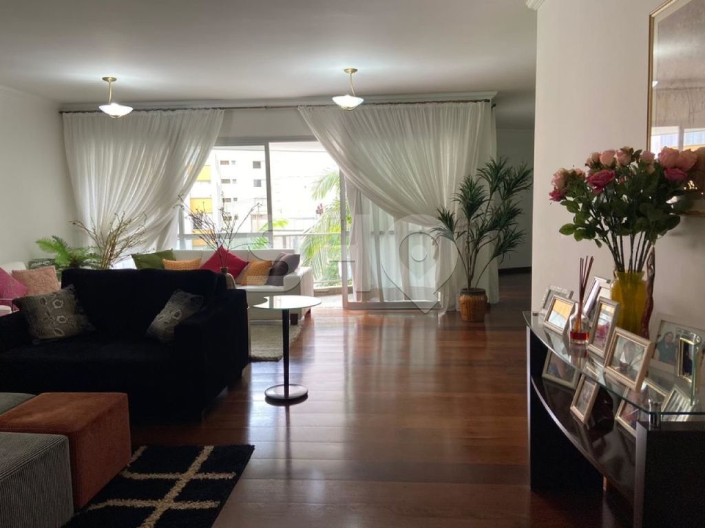 À venda Luxuoso apartamento de 220 m2, São Paulo, Estado de São Paulo