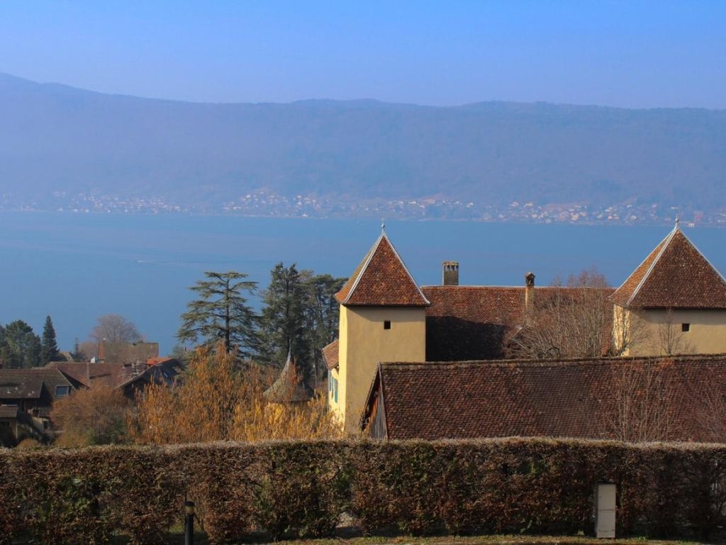 6 room luxury Villa for sale in VeyrierduLac, AuvergneRhôneAlpes