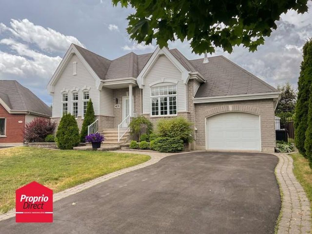 Exclusive country house for sale in Place des Roselins, Mascouche