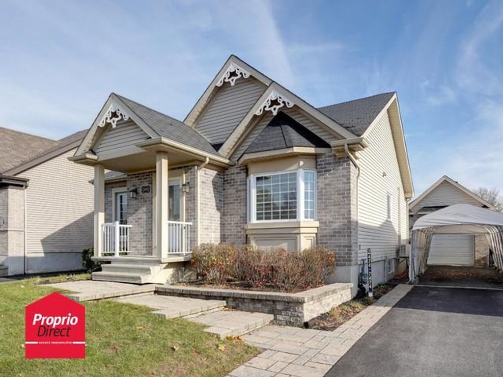 3 bedroom exclusive country house for sale in Av. De Maussac, Mascouche