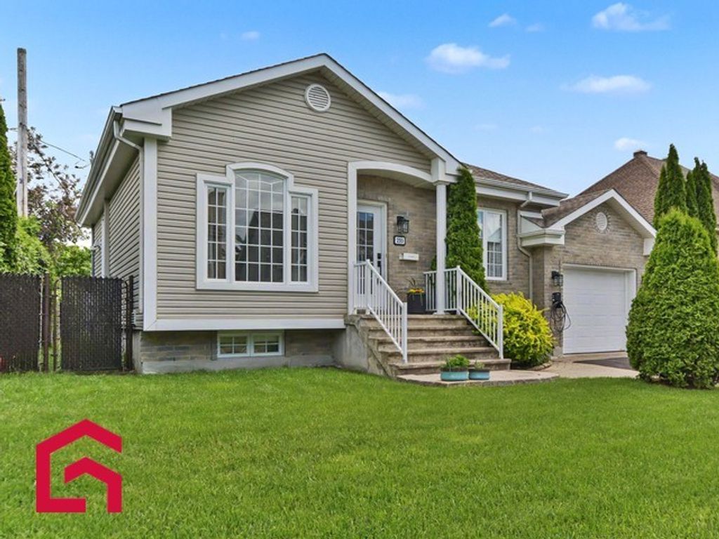 Элитный Загородный дом 9 Комнаты, в продажа Rue Ste-Marie, Sainte-Marthe-sur-le-Lac, Laurentides, Québec
