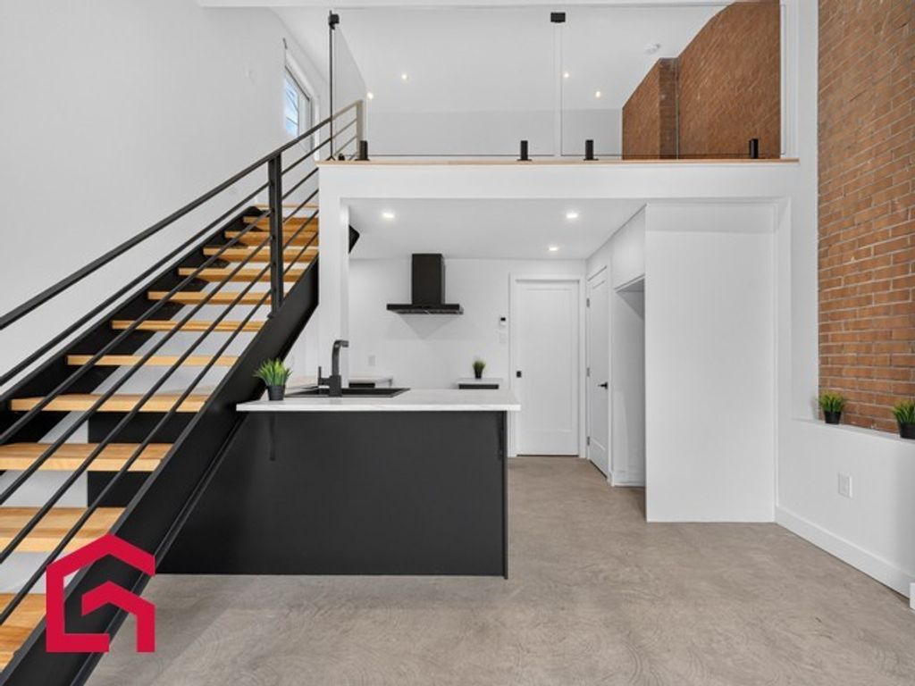 Элитный Загородный дом 11 Комнаты, в продажа Rue Principale N., Sutton, Québec