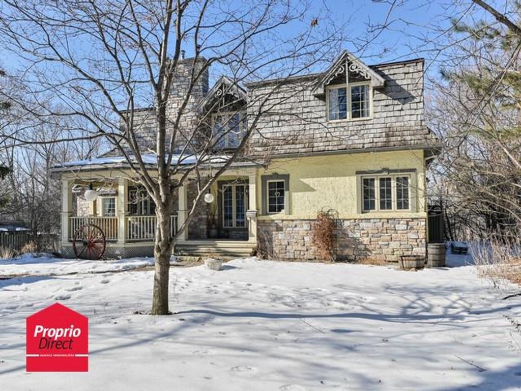 Exclusive country house for sale in Ch. des Patriotes S., MontSaint