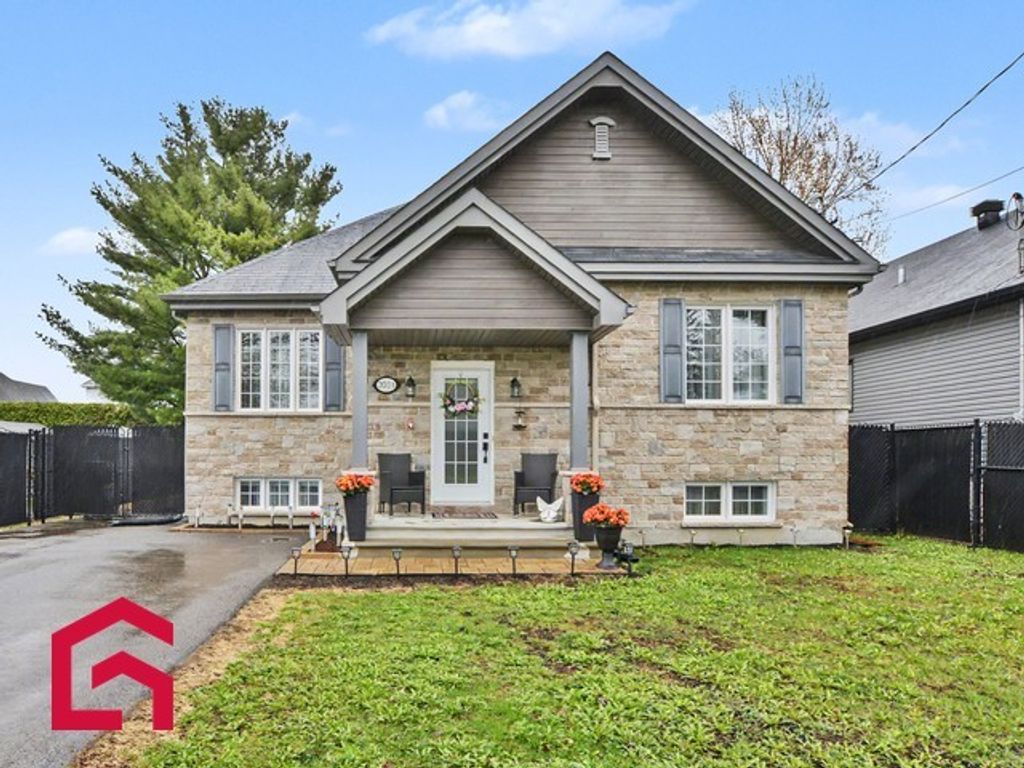 Элитный Загородный дом 8 Комнаты, в продажа 35e Avenue, Sainte-Marthe-sur-le-Lac, Laurentides, Québec