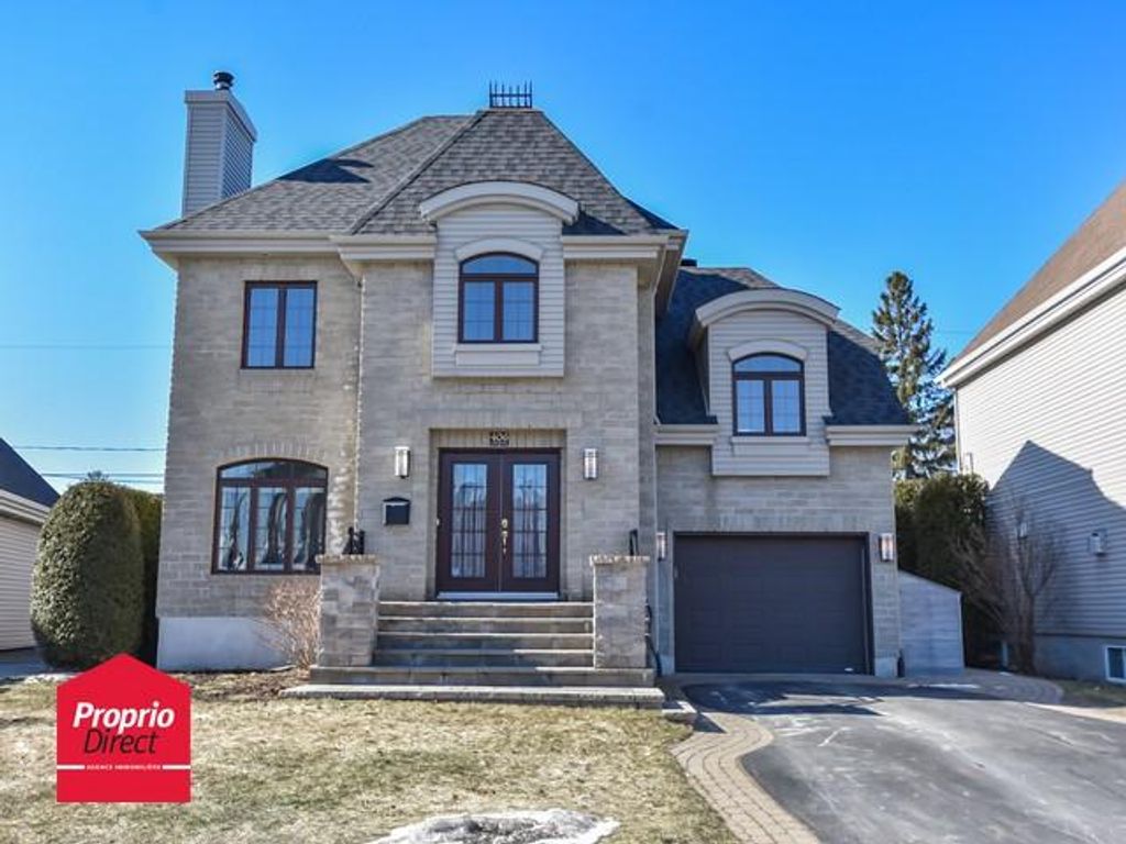 Prestigieus Landhuis te koop in Rue LucienRobillard, DeuxMontagnes