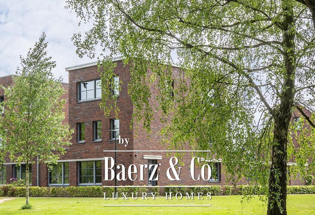 8 room luxury Villa for sale in Spartahof, Apeldoorn, Gemeente