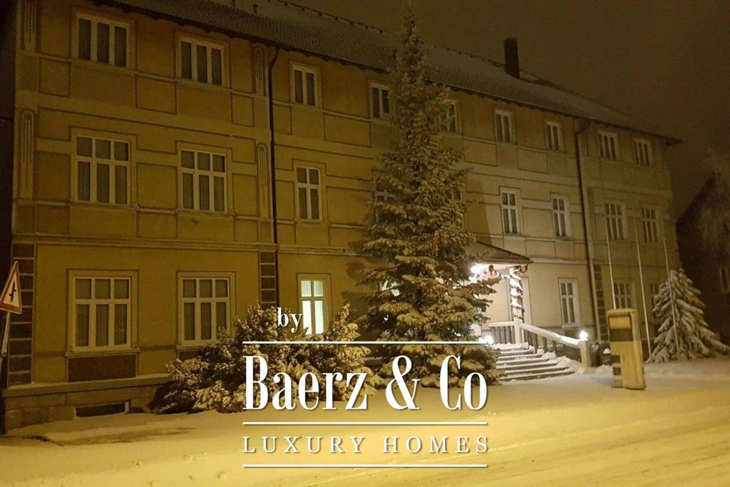 Коттедж в жилом комплексе 1500 м2 в продажа Ravna Gora, Primorsko-Goranska