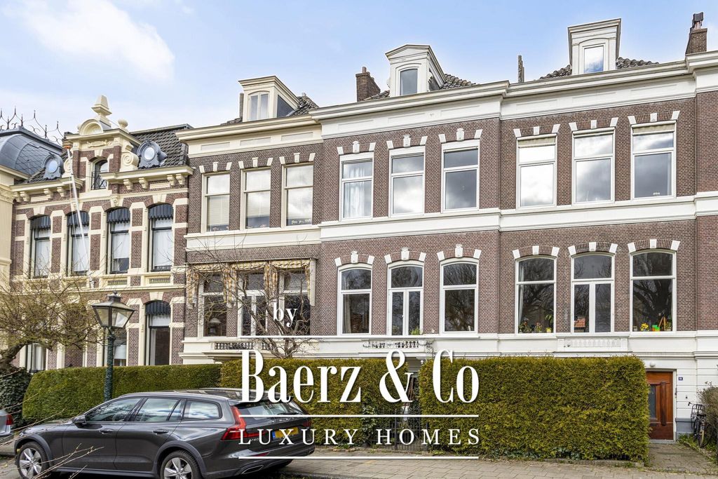 8 room luxury mansion for sale in Plantsoen, Leiden, Gemeente Leiden