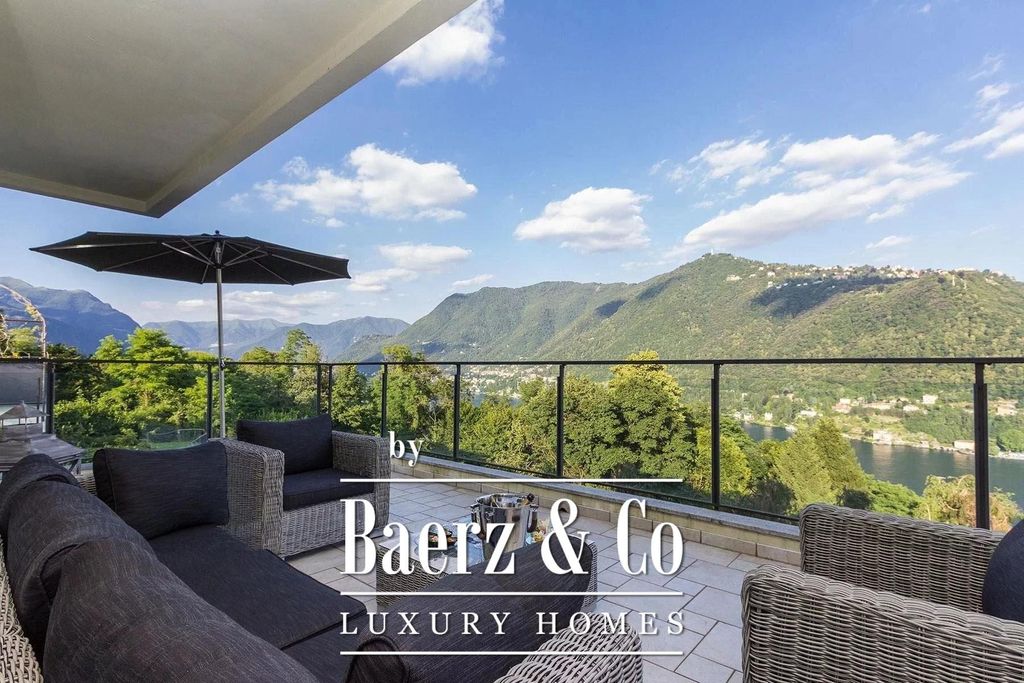 Prestigiosa villa in vendita 22100, Como, Lombardia