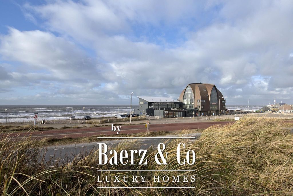 3 bedroom luxury penthouse for sale in Zeeweg, Overveen, Gemeente