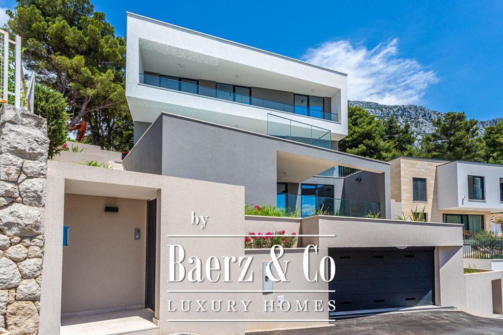 4 room luxury Villa for sale in Gradac, Croatia 129154088