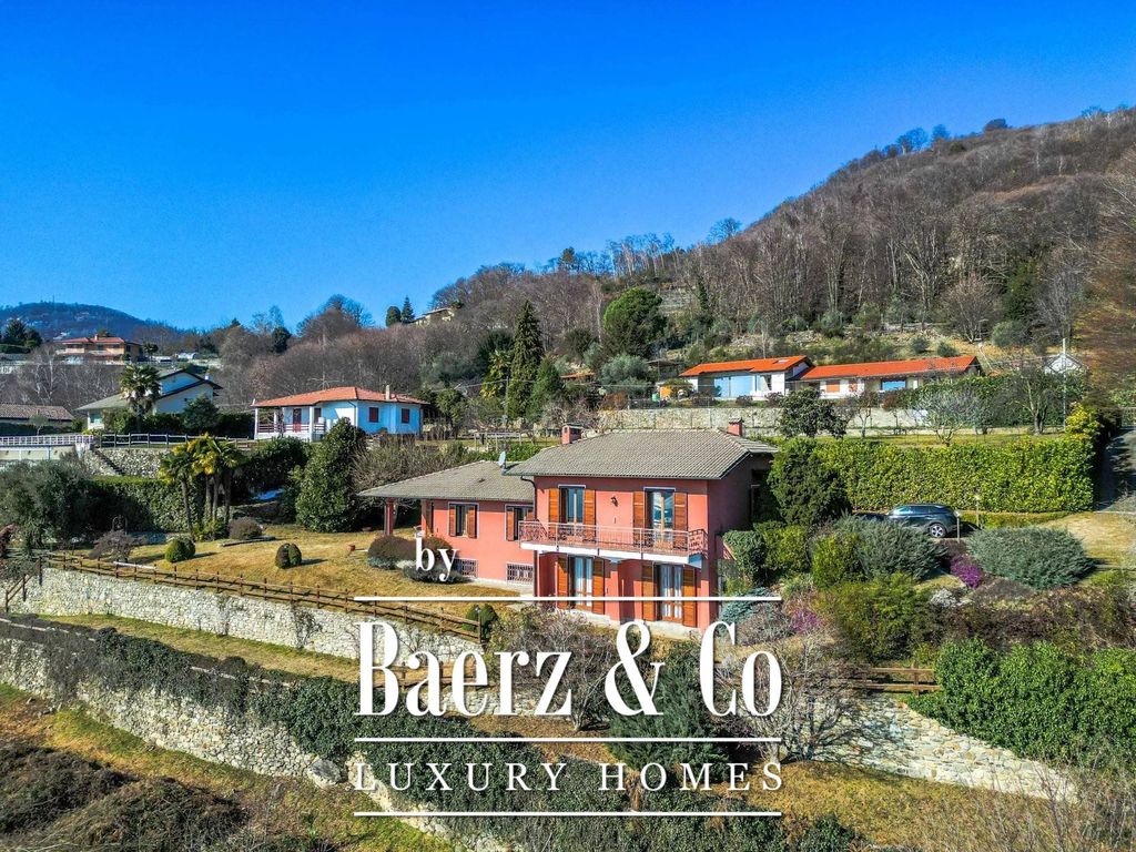 Prestigiosa villa di 318 mq in vendita, 28040, Lesa, Novara, Piemonte