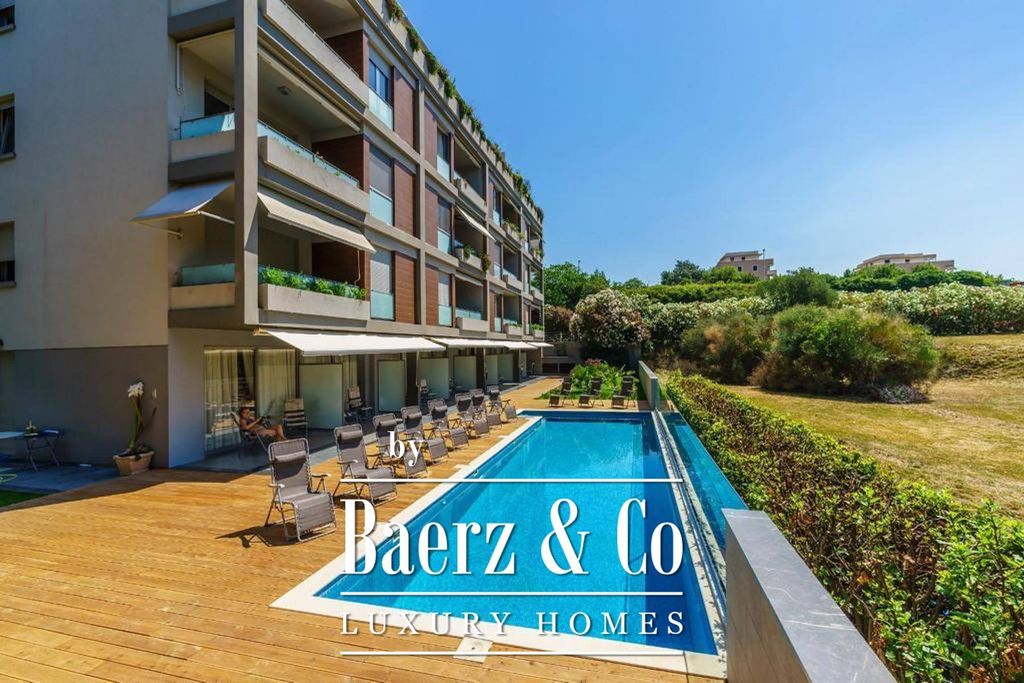 Коттедж в жилом комплексе 524 м2 в продажа Сплит, Split-Dalmatia