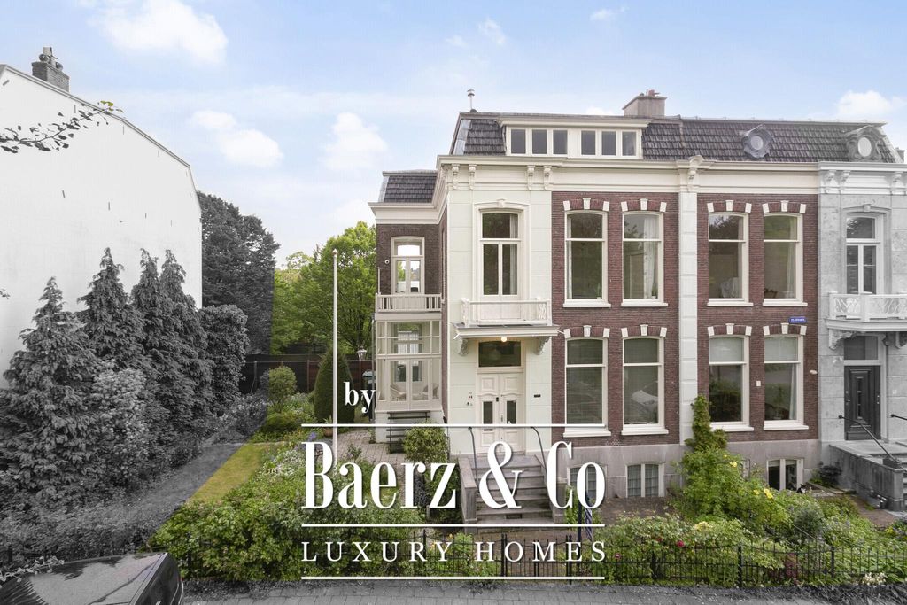 10 room luxury mansion for sale in Plantsoen, Leiden, South Holland