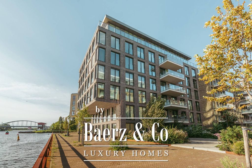 Элитная квартира в продажа Lorriestraat, Амстердам, Северная Голландия