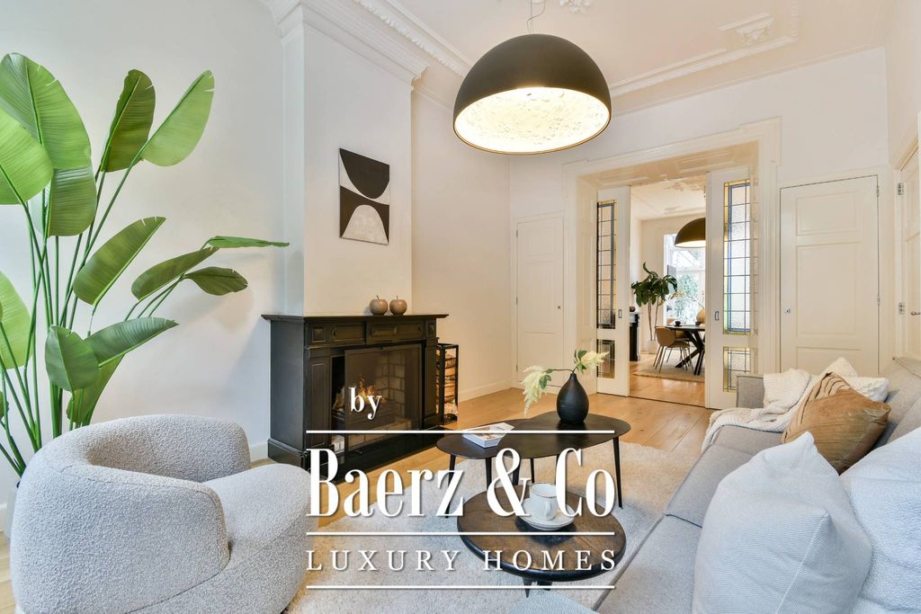 Элитный дом 206 м2 в продажа Van Breestraat, Амстердам, Gemeente Amsterdam, Северная Голландия