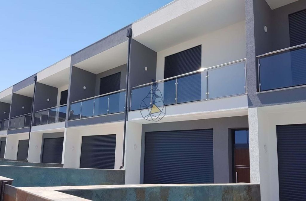 3 bedroom luxury Villa for sale in Portimão, Portugal 110374885