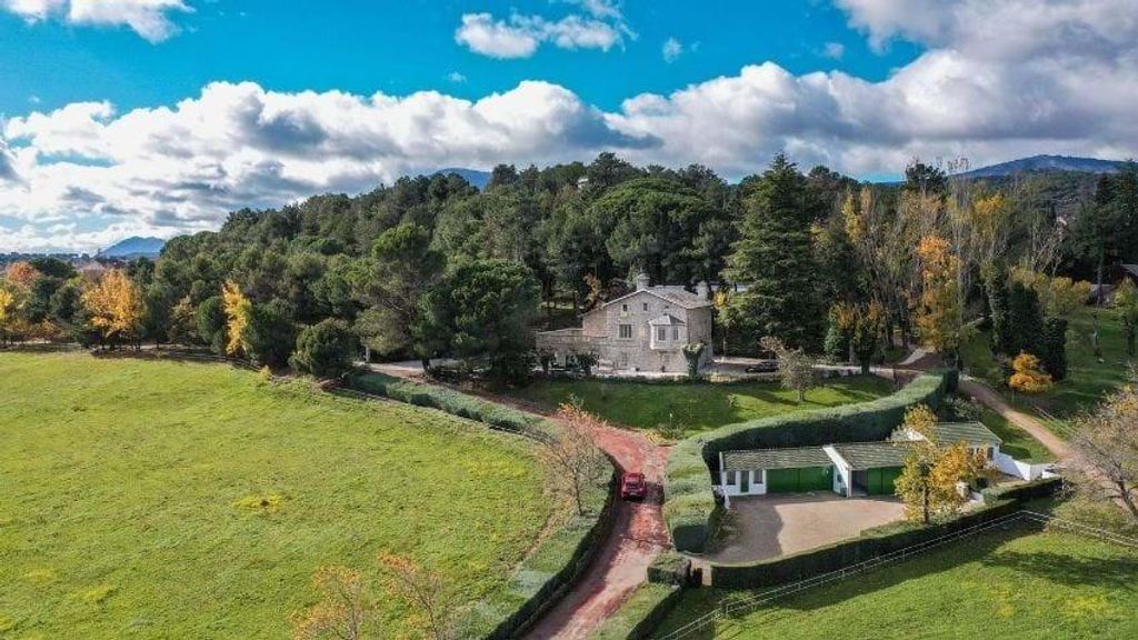 Exclusive country house for sale in Madrid, Spain 128384641