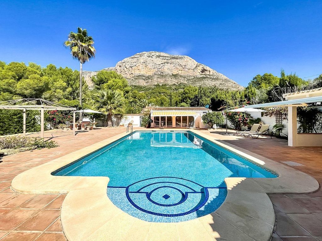 6 room exclusive country house for sale in Javea, Spain 128959489