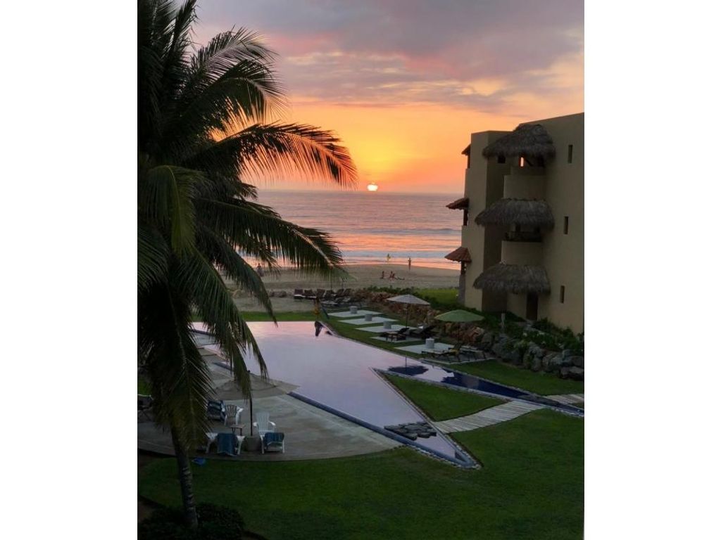 Luxury apartment complex for sale in Zihuatanejo, Guerrero 128496492