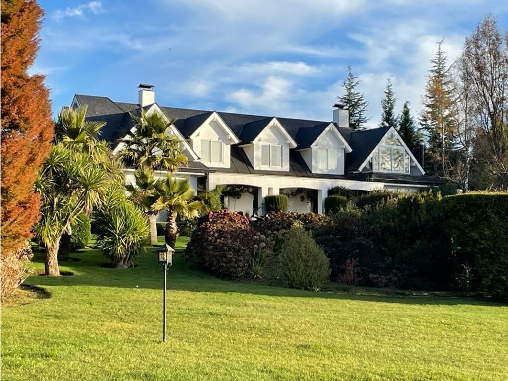 Vivienda de alto standing de 6800 m2 en venta Pucón, Chile 129245332