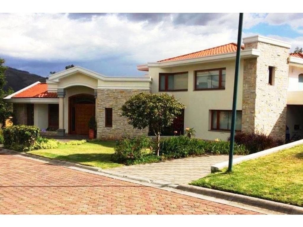 5 bedroom luxury House for rent in Quito, Ecuador - 97013205 ...