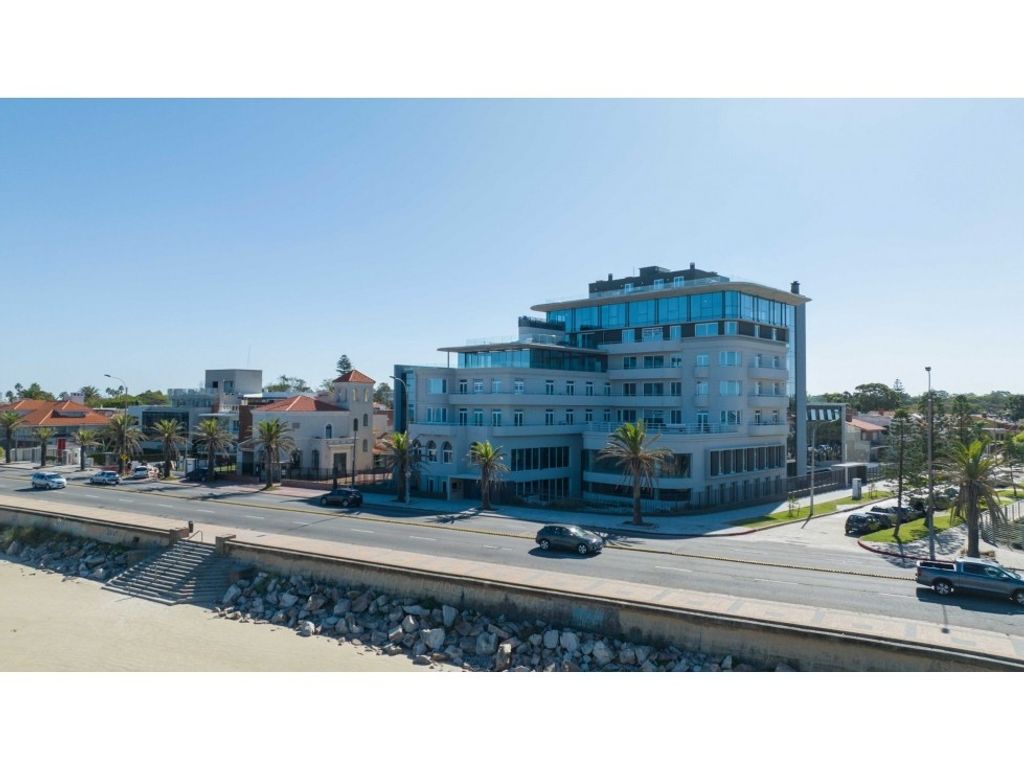 Элитный пентхаус в продажа Carrasco, Монтевидео, Departamento de Montevideo