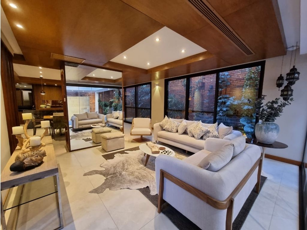 Luxury House for sale in San Lorenzo, Departamento Central 110811385