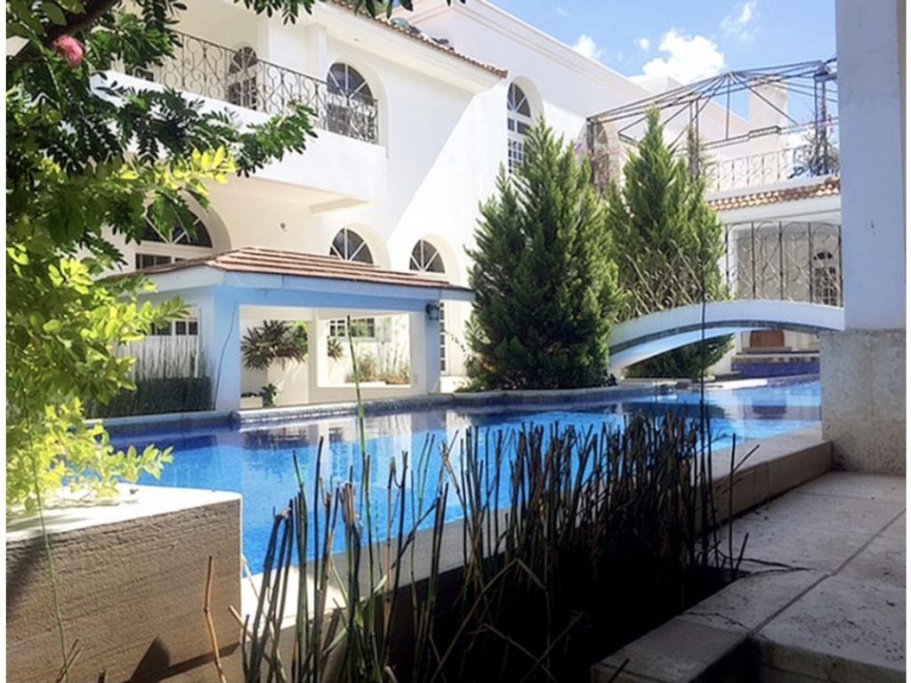 5 bedroom luxury House for sale in Guatemala City, Departamento de