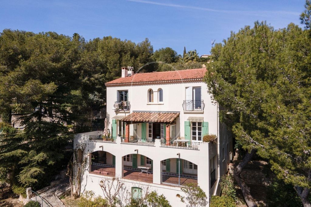 11 room luxury House for sale in Cassis, France - 128559196 ...