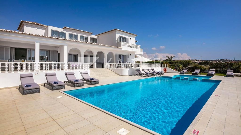 6 room luxury Villa for sale in Albufeira e Olhos de Água, Portugal